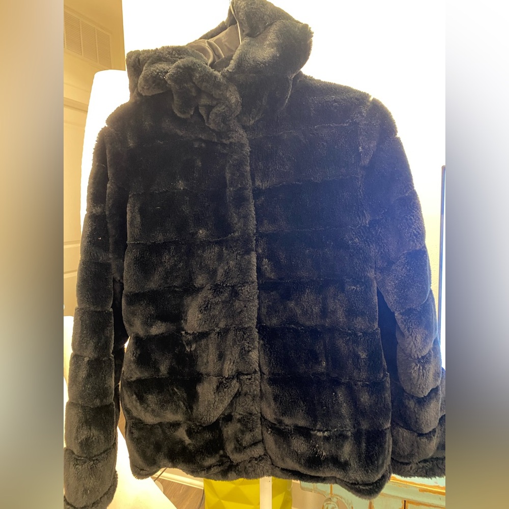 Excellent condition! Christian Siriano faux fur coat with hood, size Small